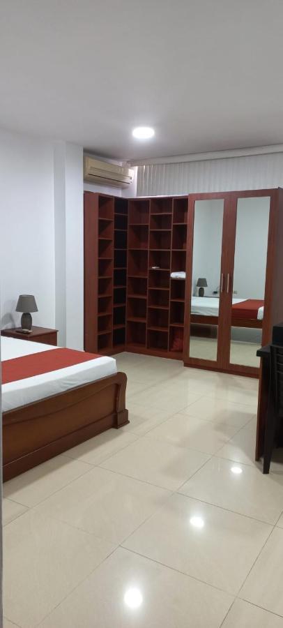 Departamentos Marcecilia De 2 Y 3 Habitaciones En El Centro De Манта Екстериор снимка