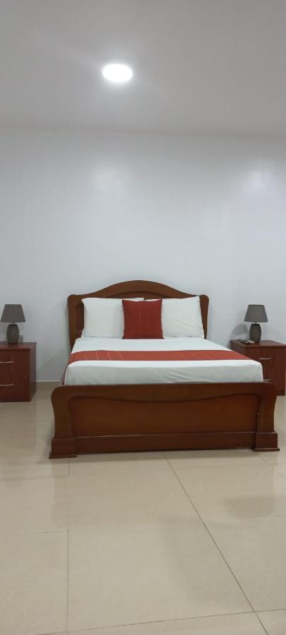 Departamentos Marcecilia De 2 Y 3 Habitaciones En El Centro De Манта Екстериор снимка