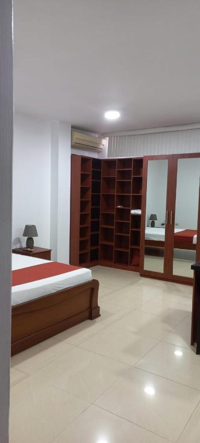 Departamentos Marcecilia De 2 Y 3 Habitaciones En El Centro De Манта Екстериор снимка