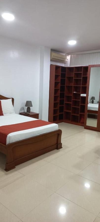 Departamentos Marcecilia De 2 Y 3 Habitaciones En El Centro De Манта Екстериор снимка